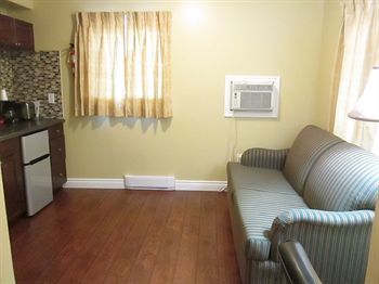 Bayside & Waterfront Inn 3*