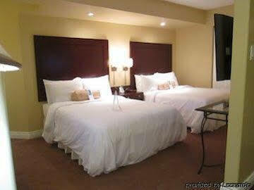 Bayside & Waterfront Inn 3*